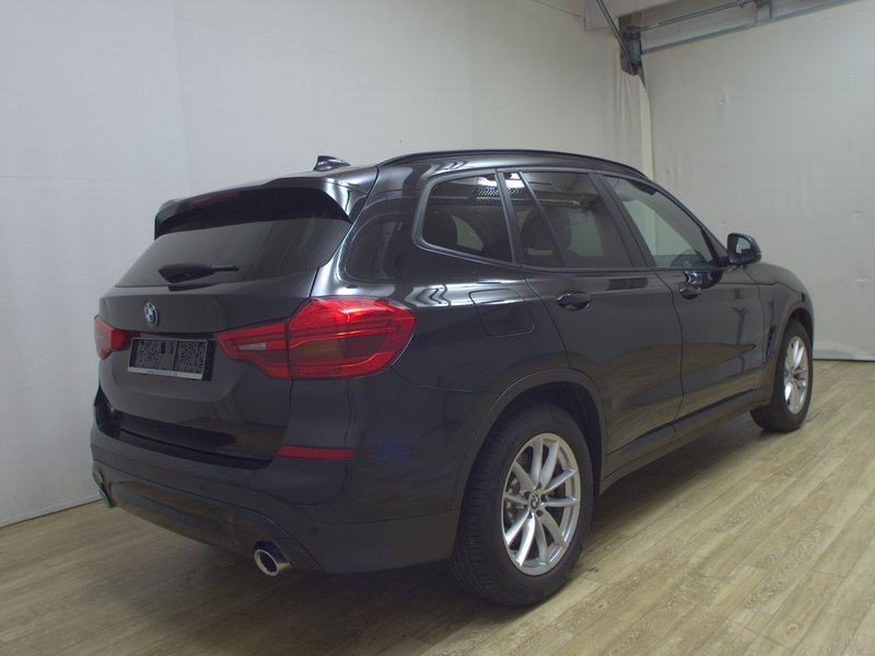 BMW X3 xDrive20d Advantage • HUD • digitalni instrumenti, fotografija 4