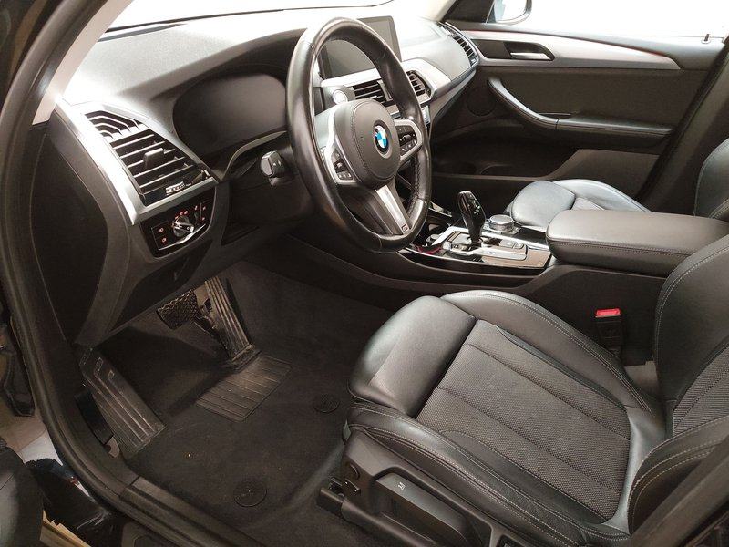 BMW X3 xDrive20d Advantage • HUD • digitalni instrumenti, fotografija 6
