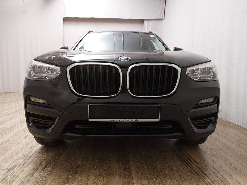 BMW X3 xDrive20d Advantage • HUD • digitalni instrumenti, fotografija 9