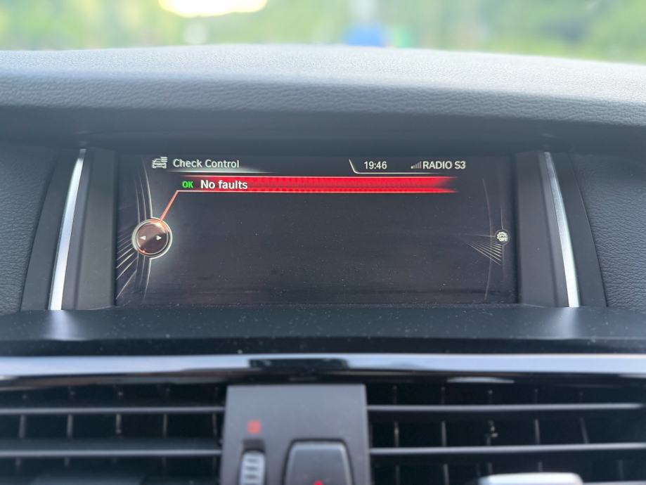 BMW X4 x30d, 2015, fotografija 8