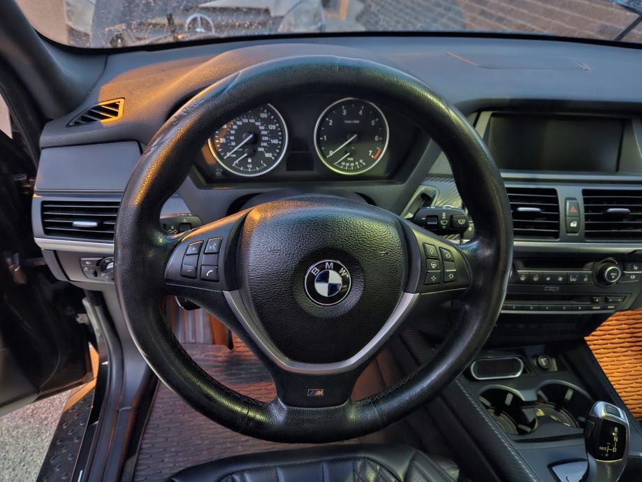 BMW X5 4.8i m paket xDrive, fotografija 14