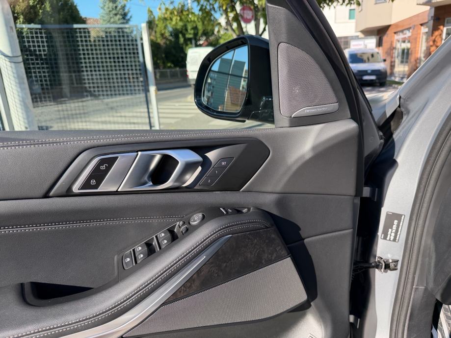 BMW X5 50e Xdrive M Sportpaket PRO*CARBON*KAO NOVO, fotografija 14