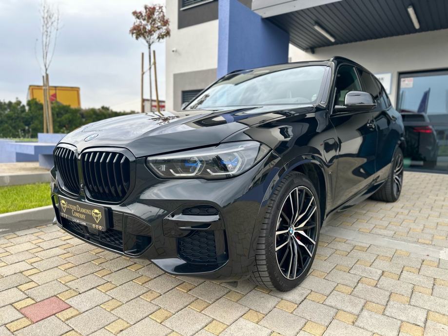 BMW X5 xDr45e** M SPORT**LASER**SWAROVSKI**360** PANORAMA**ZRAČNI**, fotografija 4