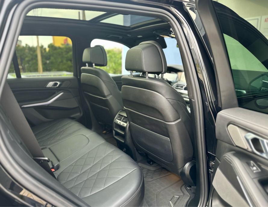 BMW X5 xDr45e** M SPORT**LASER**SWAROVSKI**360** PANORAMA**ZRAČNI**, fotografija 20