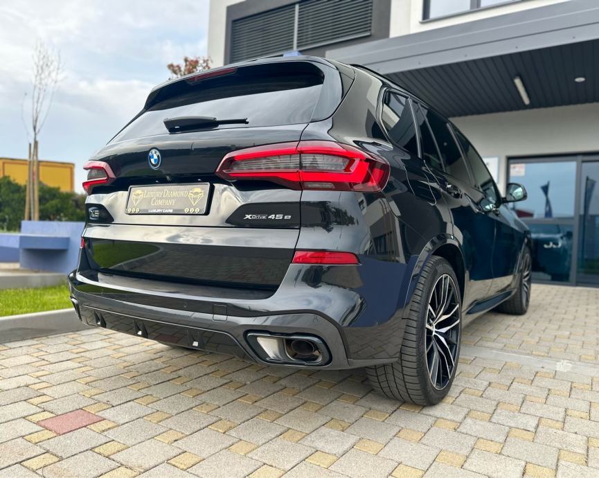 BMW X5 xDr45e** M SPORT**LASER**SWAROVSKI**360** PANORAMA**ZRAČNI**, fotografija 10