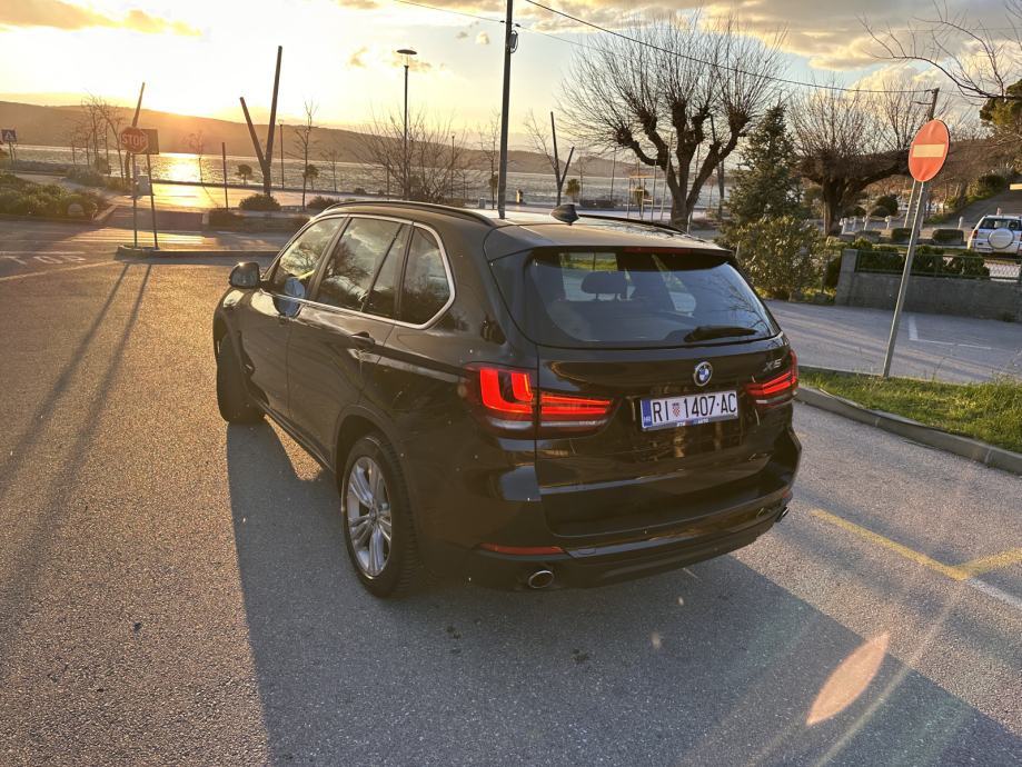BMW X5 xDrive30d, adapt. ovjes, headsup, kuka, Bang&Olufsen , panora., fotografija 3