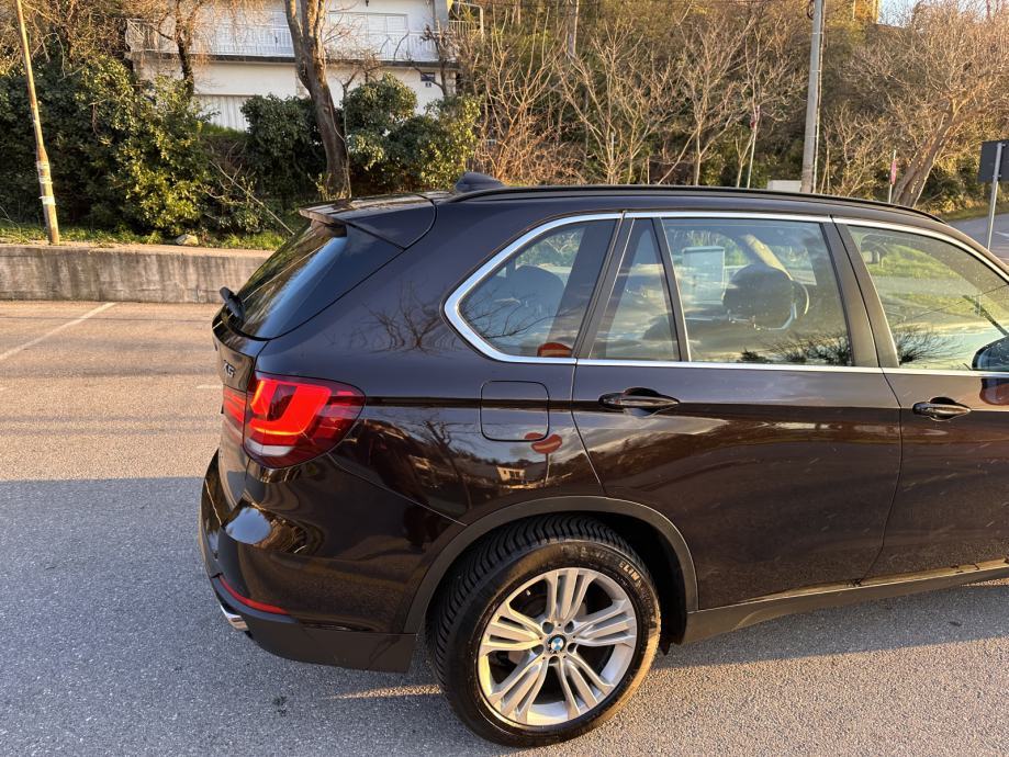 BMW X5 xDrive30d, adapt. ovjes, headsup, kuka, Bang&Olufsen , panora., fotografija 2