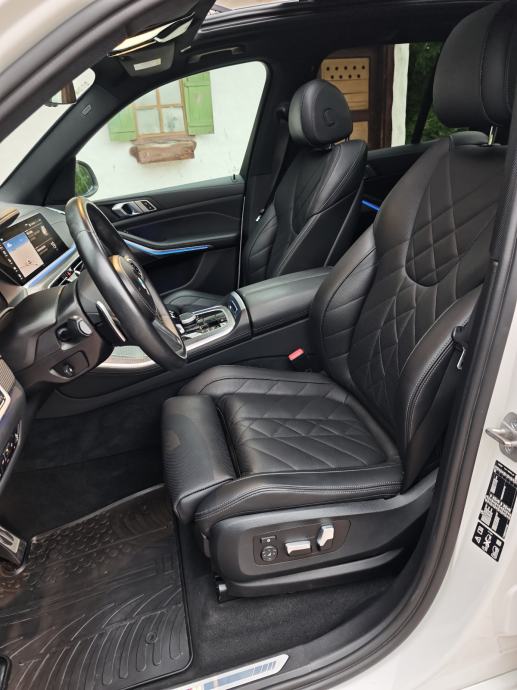 BMW X5 30d xDrive /// M paket, Panorama, Kamera, Memorija sjedala, fotografija 11