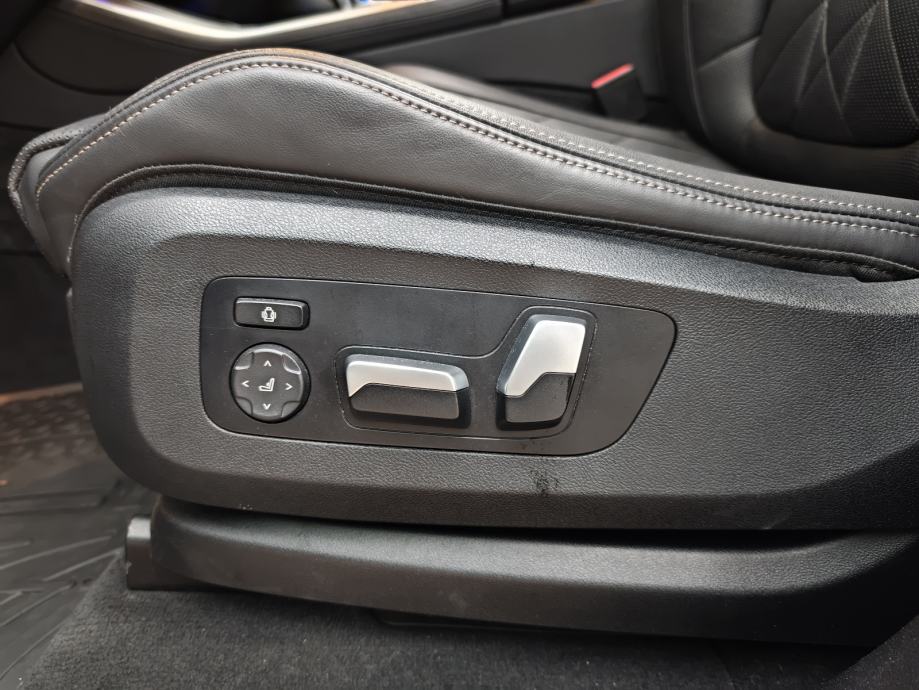 BMW X5 30d xDrive /// M paket, Panorama, Kamera, Memorija sjedala, fotografija 14