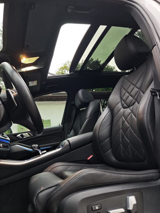 BMW X5 30d xDrive /// M paket, Panorama, Kamera, Memorija sjedala, fotografija 12