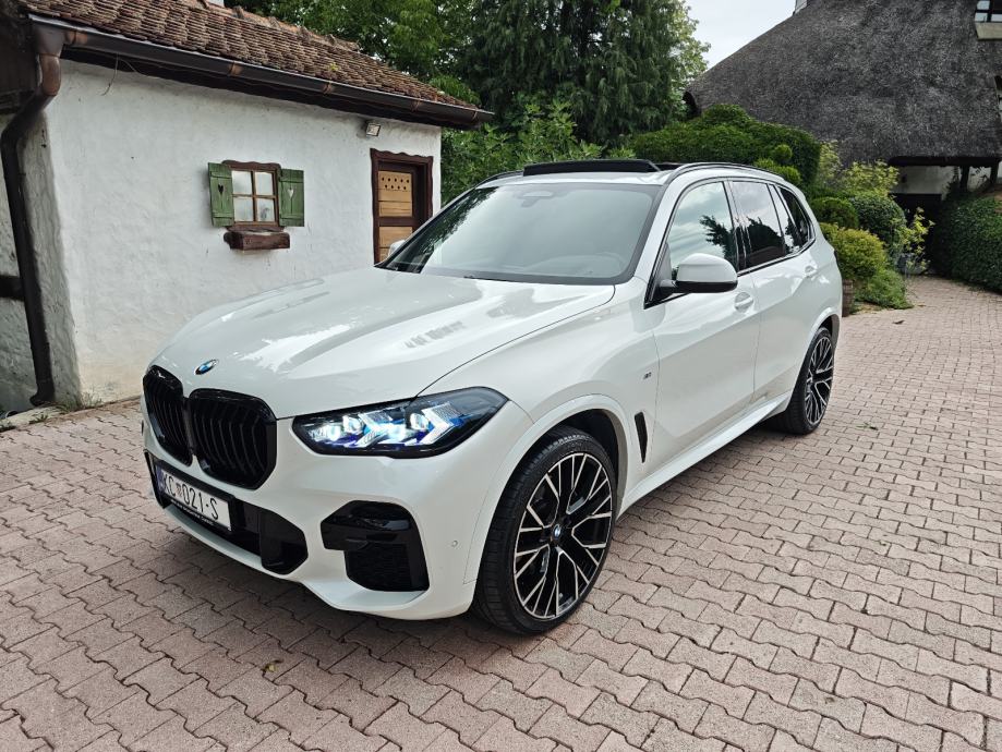 BMW X5 30d xDrive /// M paket, Panorama, Kamera, Memorija sjedala, fotografija 2