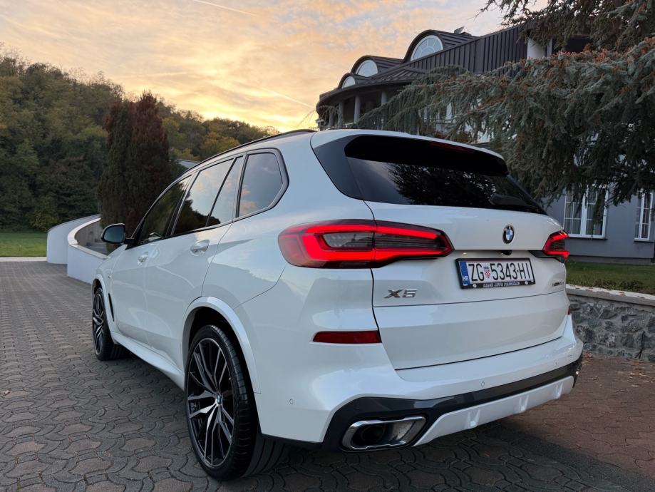 BMW X5 xDrive30d M-PAKET,ZRAČNI OVJES,SKY PANO,HUD,KAM360,ALU22,H&K, fotografija 4