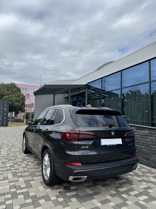 BMW X5 xDrive45e JAMSTVO ! - PANORAMA - ZRAČNI OVJES - SPORTLINE U PDV, fotografija 8