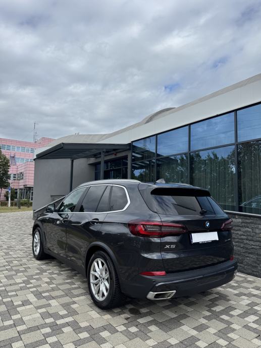 BMW X5 xDrive45e JAMSTVO ! - PANORAMA - ZRAČNI OVJES - SPORTLINE U PDV, fotografija 7