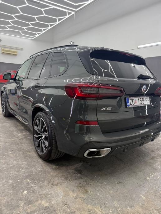BMW X5 xDrive45e, fotografija 5