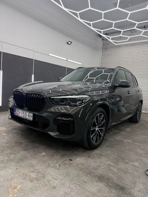 BMW X5 xDrive45e, fotografija 2