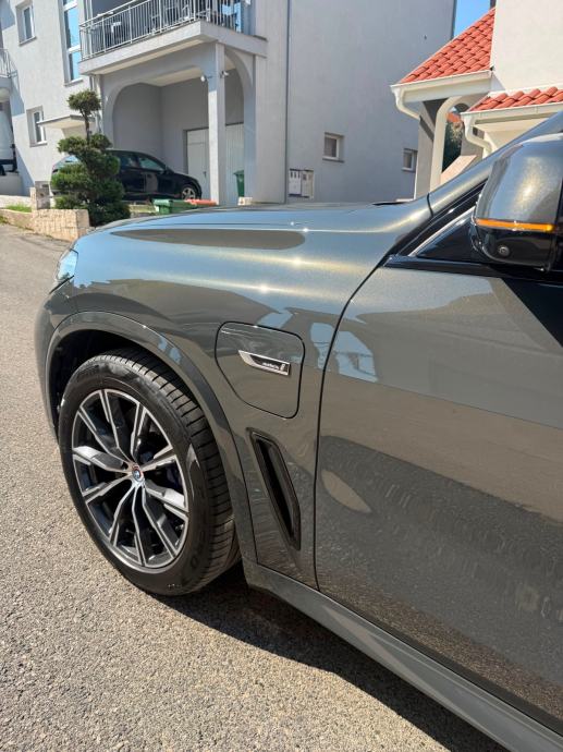 BMW X5 xDrive45e, fotografija 12