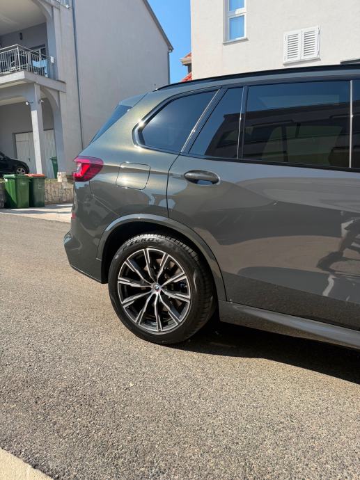 BMW X5 xDrive45e, fotografija 6