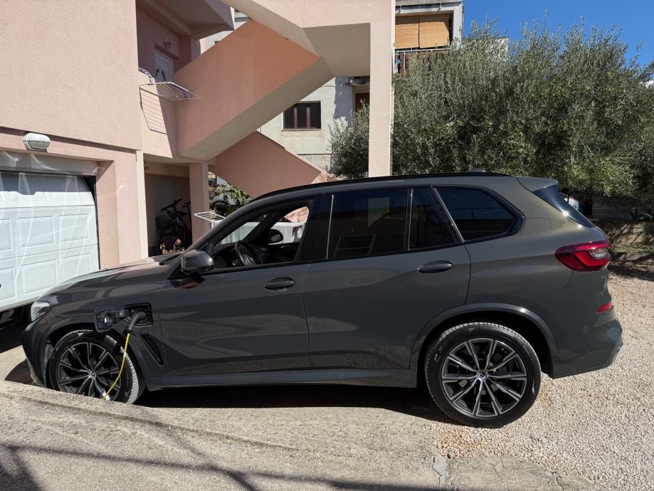 BMW X5 xDrive45e, fotografija 9
