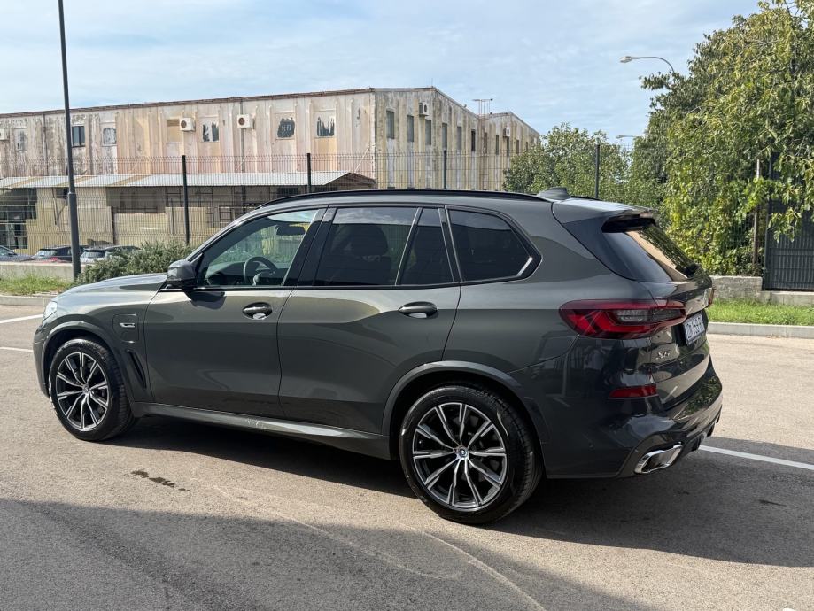 BMW X5 xDrive45e, fotografija 8