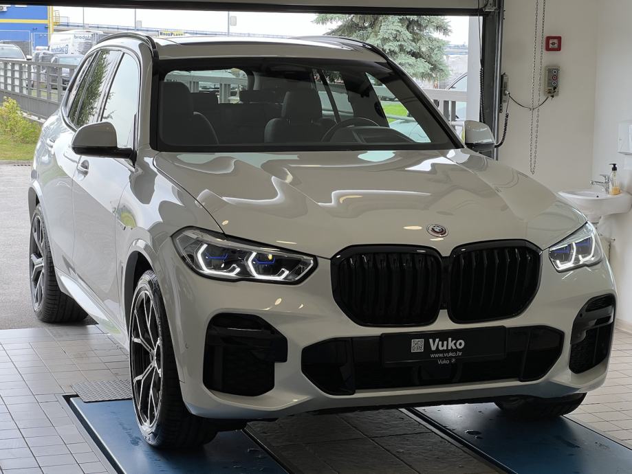 BMW X5 xDrive45e Mpaket Plug in Hibrid, 2022 god.