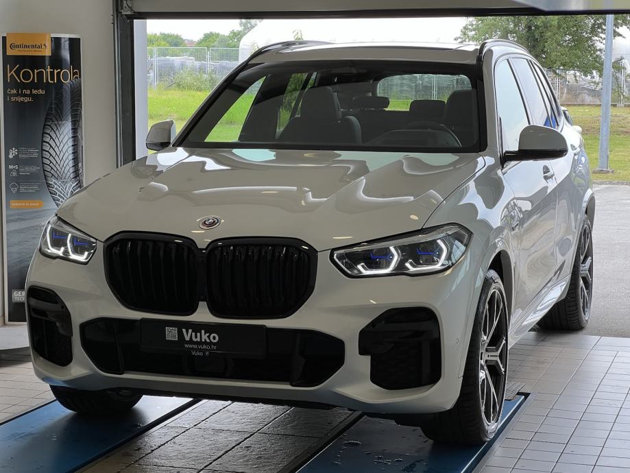 BMW X5 xDrive45e Mpaket Plug in Hibrid, 2022 god.