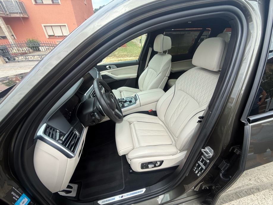 BMW X7 xDrive40d (može zamjena za radove i građevinski materijal), fotografija 8