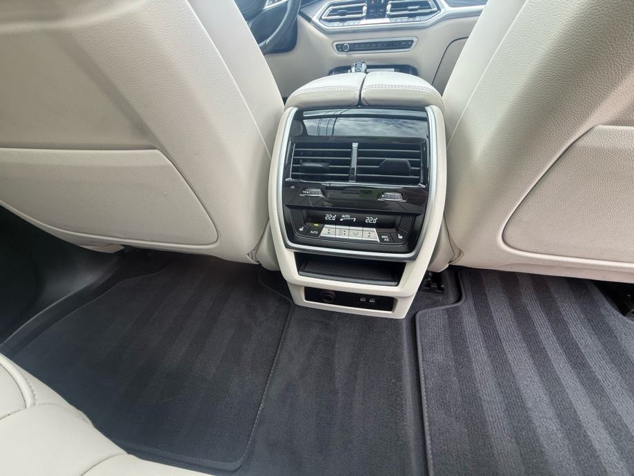 BMW X7 xDrive40d (može zamjena za radove i građevinski materijal), fotografija 20