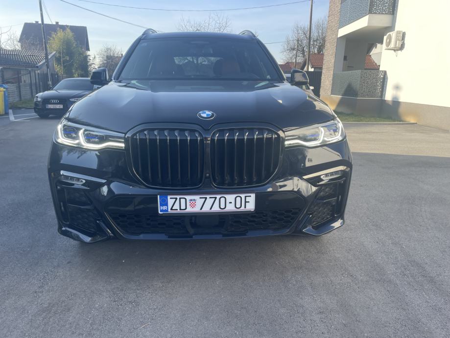 BMW X7 xDrive40i, fotografija 6