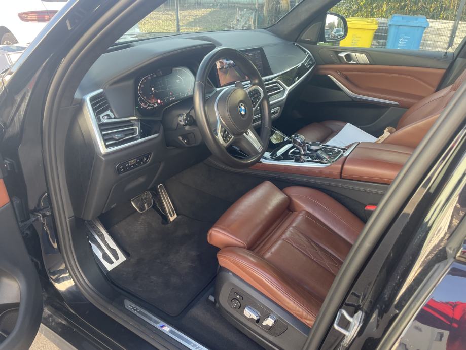 BMW X7 xDrive40i, fotografija 8