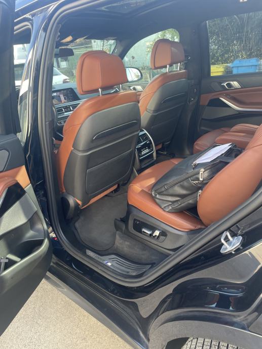 BMW X7 xDrive40i, fotografija 9