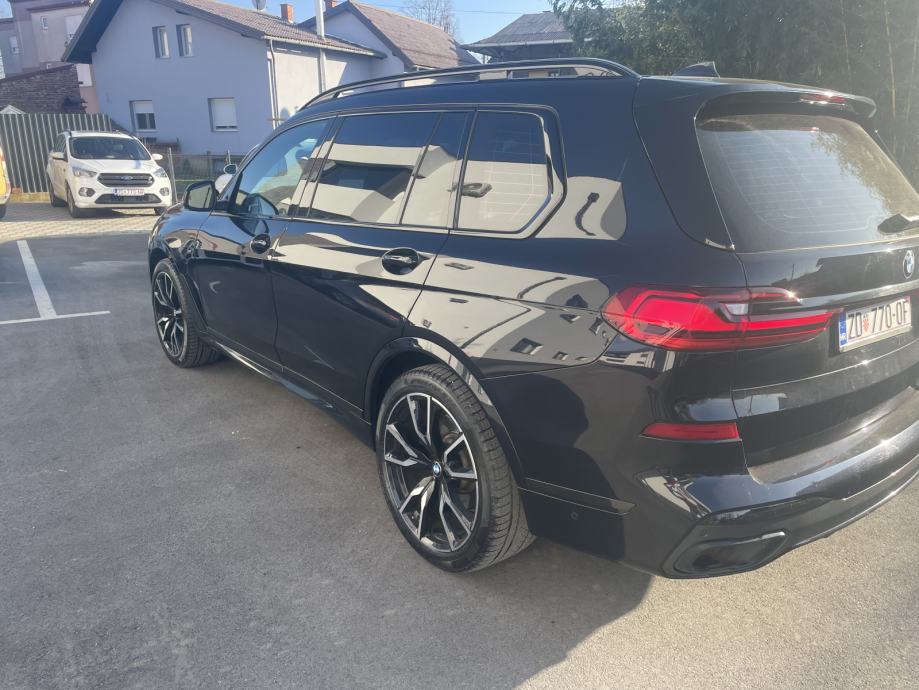 BMW X7 xDrive40i, fotografija 10