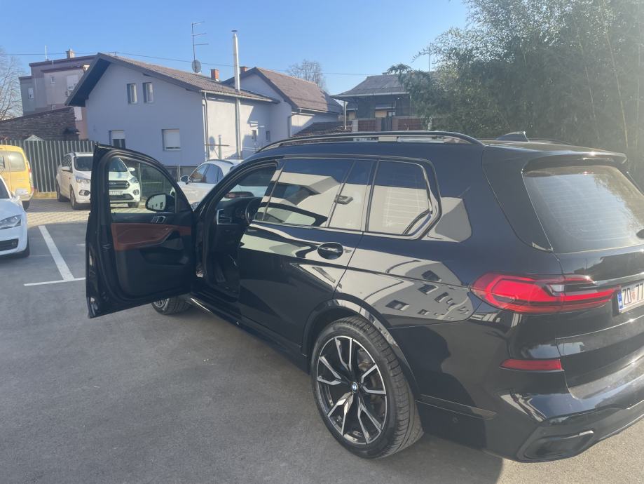 BMW X7 xDrive40i, fotografija 11