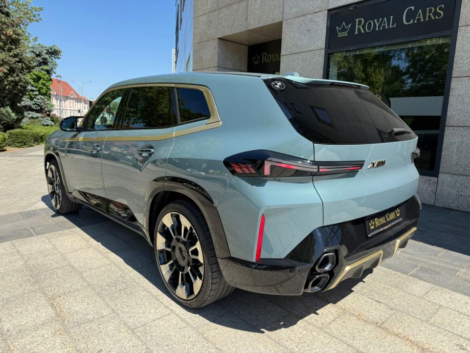 BMW XM - 4.4 HYBRID - 2023 GOD - ICONIC GLOW - INDIVIDUAL - U PDV-u!, fotografija 7