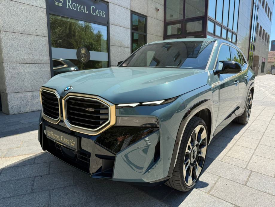 BMW XM - 4.4 HYBRID - 2023 GOD - ICONIC GLOW - INDIVIDUAL - U PDV-u!, fotografija 2