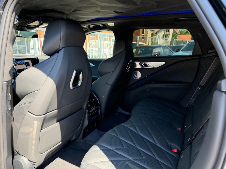 BMW XM **4.4 V8**M DRIVER’S PACKAGE**INDIVIDUAL**, fotografija 14