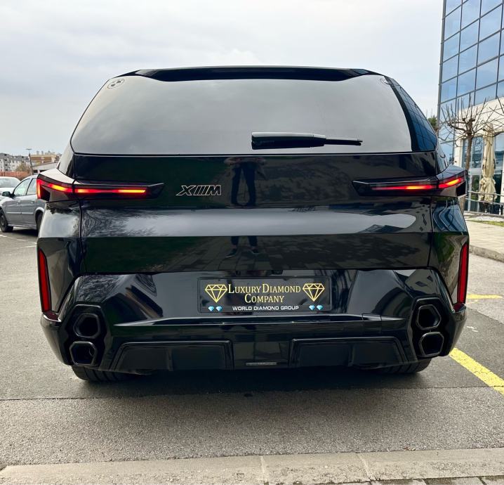 BMW XM V8** M SPORT** ICONIC GLOW** 23”** TOP STANJE**, 2023 god.