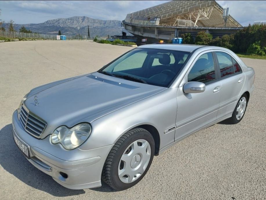 MERCEDES C KLASA 200 CDI REDIZAJN, AUTOMATIK, KLIMA, MOTOR 646,, 2004 god.