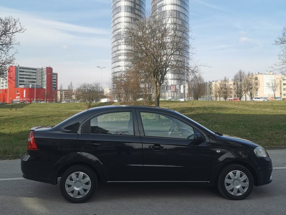 Chevrolet Aveo 1,2 registrirani, BENZINAC!, klima, kupljen u Hrvatskoj, fotografija 3
