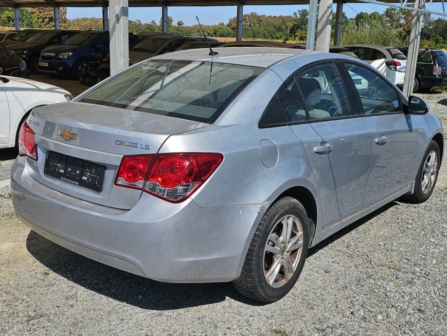 CHEVROLET CRUZE 1.6 BENZIN- motor problem, pogled izvana - slika 3