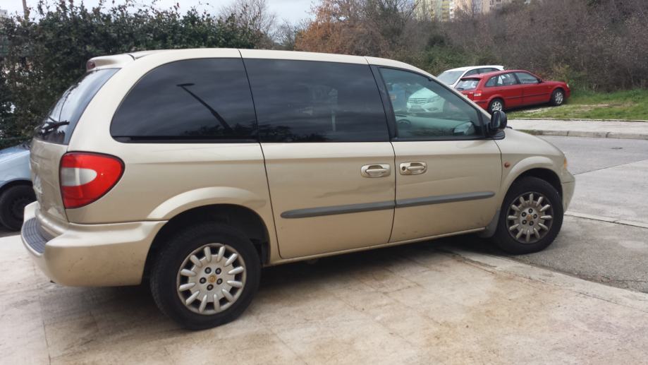 Chrysler Voyager 3,3 V6 LX, 2002 god.