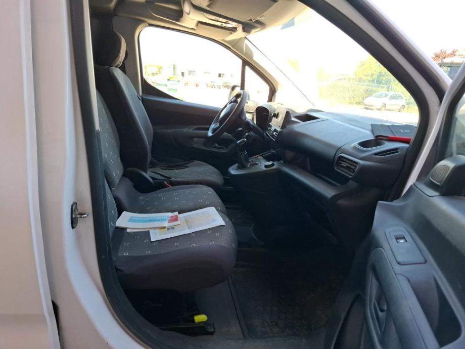 Citroën Berlingo 1,5 BlueHDI ,1000KG nosivost i 3 Sjedala, fotografija 2