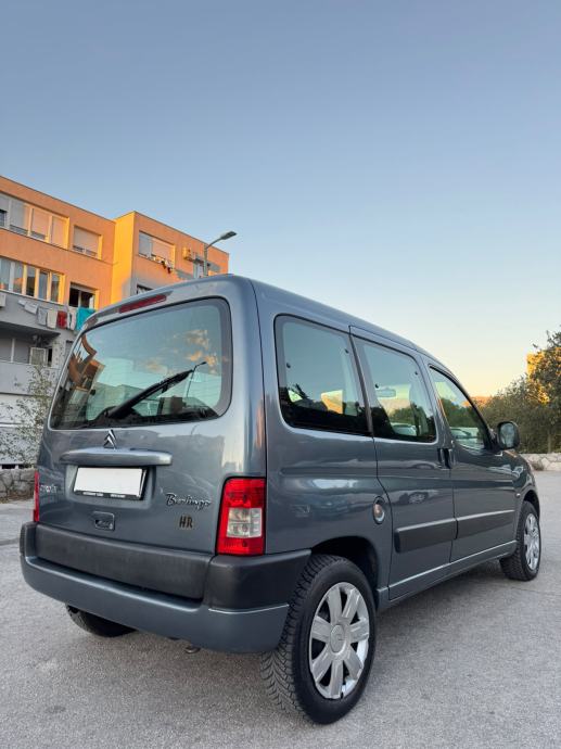 Citroën Berlingo 1.6 hdi klima oba bočna vrata nove gume servisiran, fotografija 14