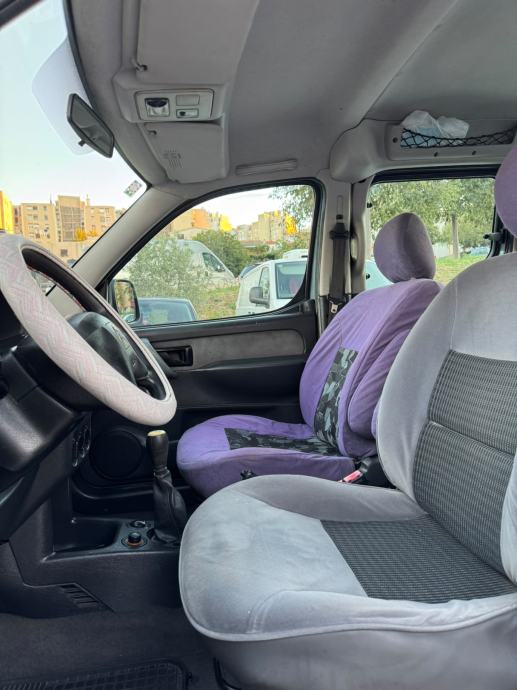 Citroën Berlingo 1.6 hdi klima oba bočna vrata nove gume servisiran, fotografija 8