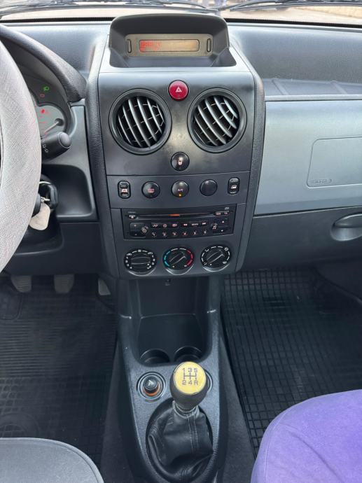 Citroën Berlingo 1.6 hdi klima oba bočna vrata nove gume servisiran, fotografija 11