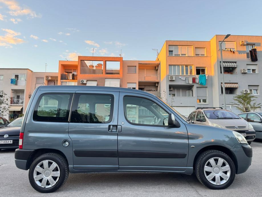 Citroën Berlingo 1.6 hdi klima oba bočna vrata nove gume servisiran, fotografija 5