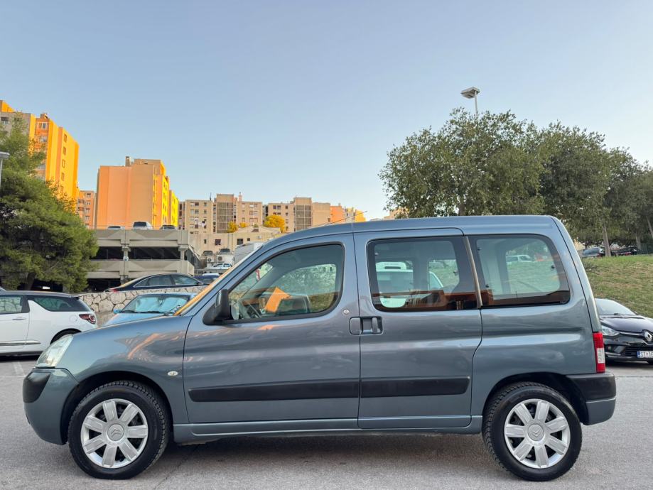 Citroën Berlingo 1.6 hdi klima oba bočna vrata nove gume servisiran, fotografija 7
