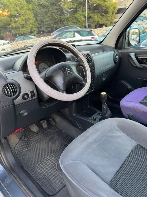 Citroën Berlingo 1.6 hdi klima oba bočna vrata nove gume servisiran, fotografija 9