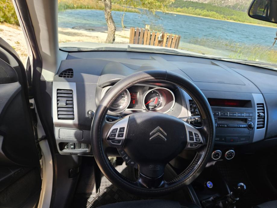 Citroën C-Crosser 2,2 HDi, fotografija 12