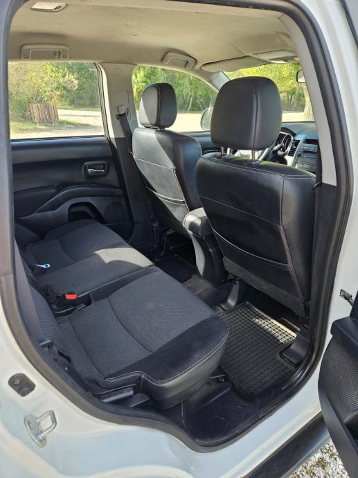 Citroën C-Crosser 2,2 HDi, fotografija 14